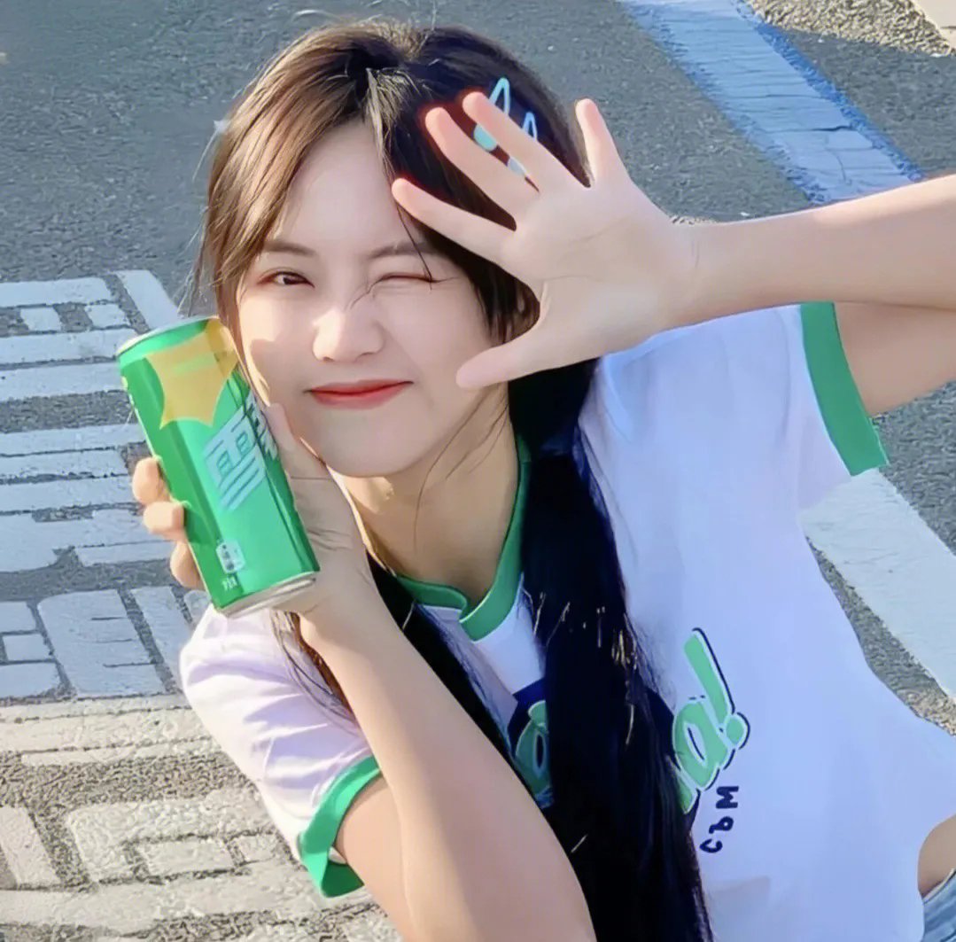 不装了,脚踹渣男后我成了全球女战神